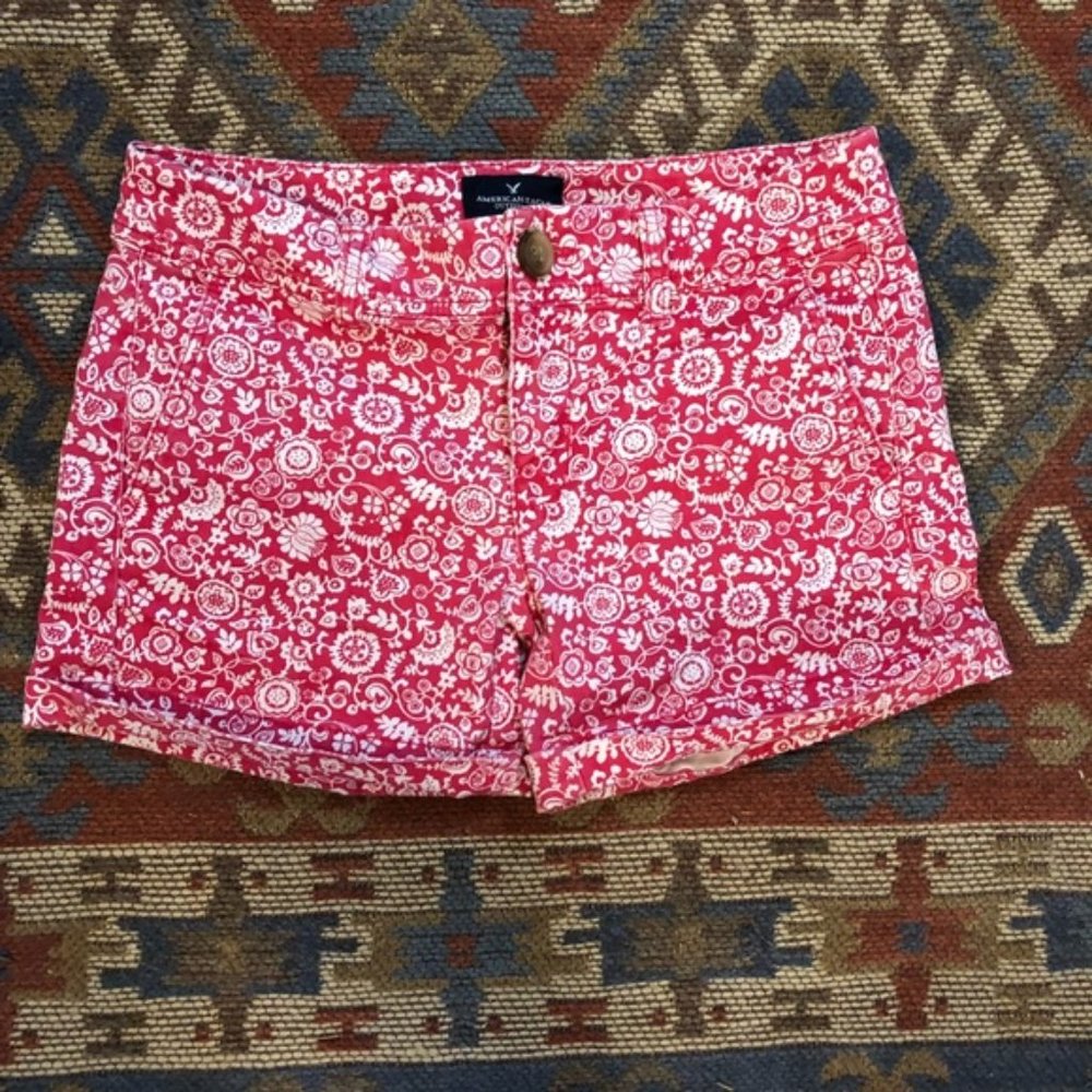 🔴SALE American Eagle size 0 red floral shorts